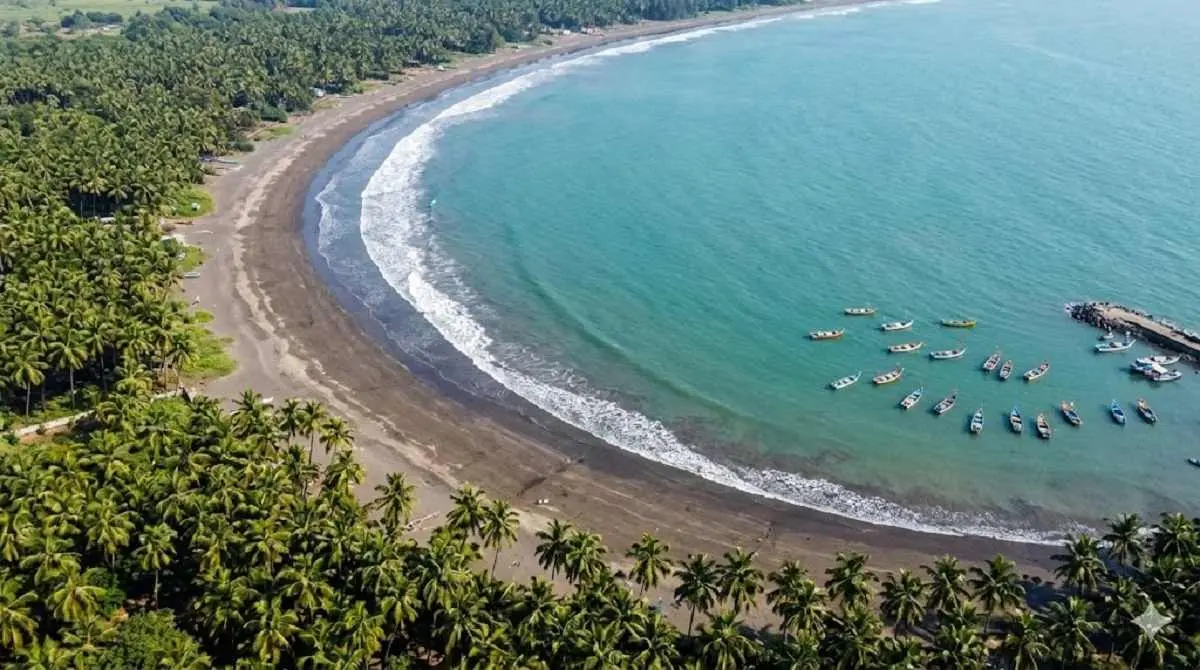 Suvarna Travels Pune to Pune to Alibaug Urbania tour package